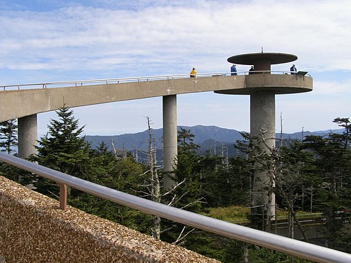 This image has an empty alt attribute; its file name is Clingmans_Dome_P9090749.jpg